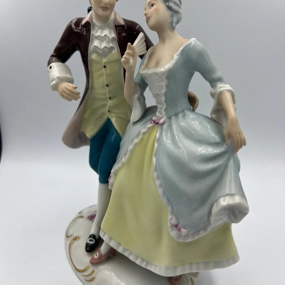 Rare find Vintage Royal Dux Bohemia Figurine of Couple #3802 CZECHOSLOVAKIA - Picture 6 of 9